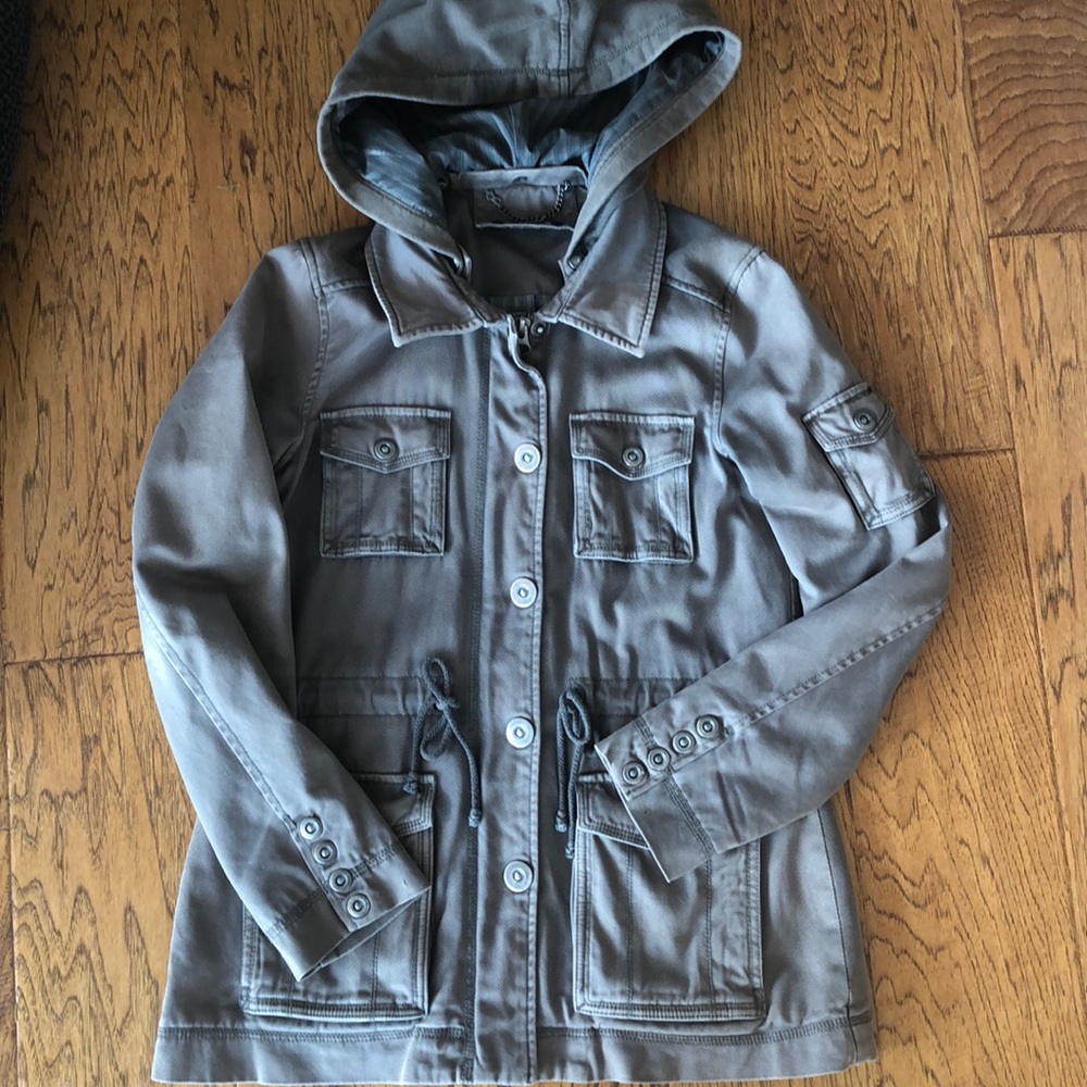 Evereve Olive Green Light Jacket Womens Small Gem